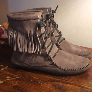 Gray Minnetonka Tramper Hi Moc Booties